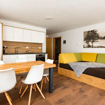 Hisa Kosobrin Apartman *