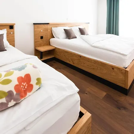 Hisa Kosobrin Apartman *