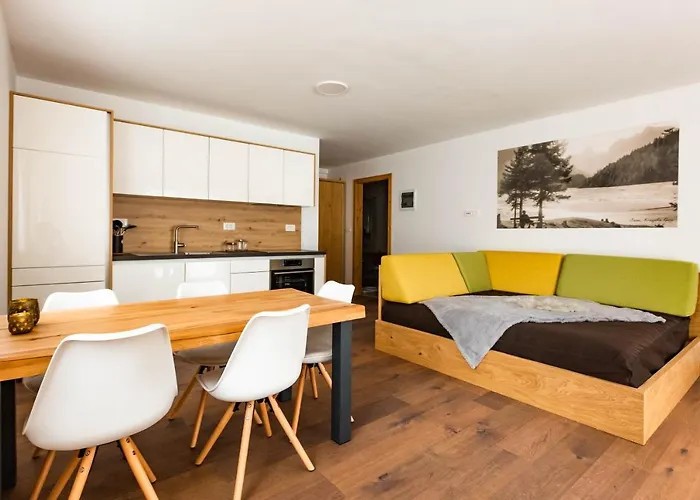 Hisa Kosobrin شقة *